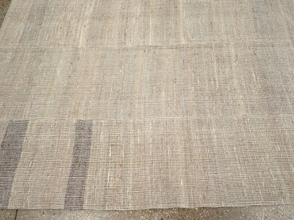 Contemporary Turkish Flatweave Kilim Room Size Carpet, No.30978 - Galerie Shabab