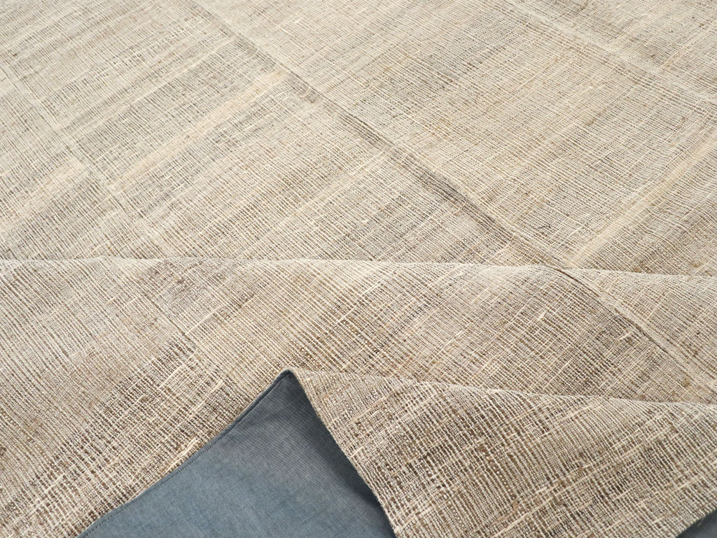 Contemporary Turkish Flatweave Kilim Room Size Carpet, No.30978 - Galerie Shabab