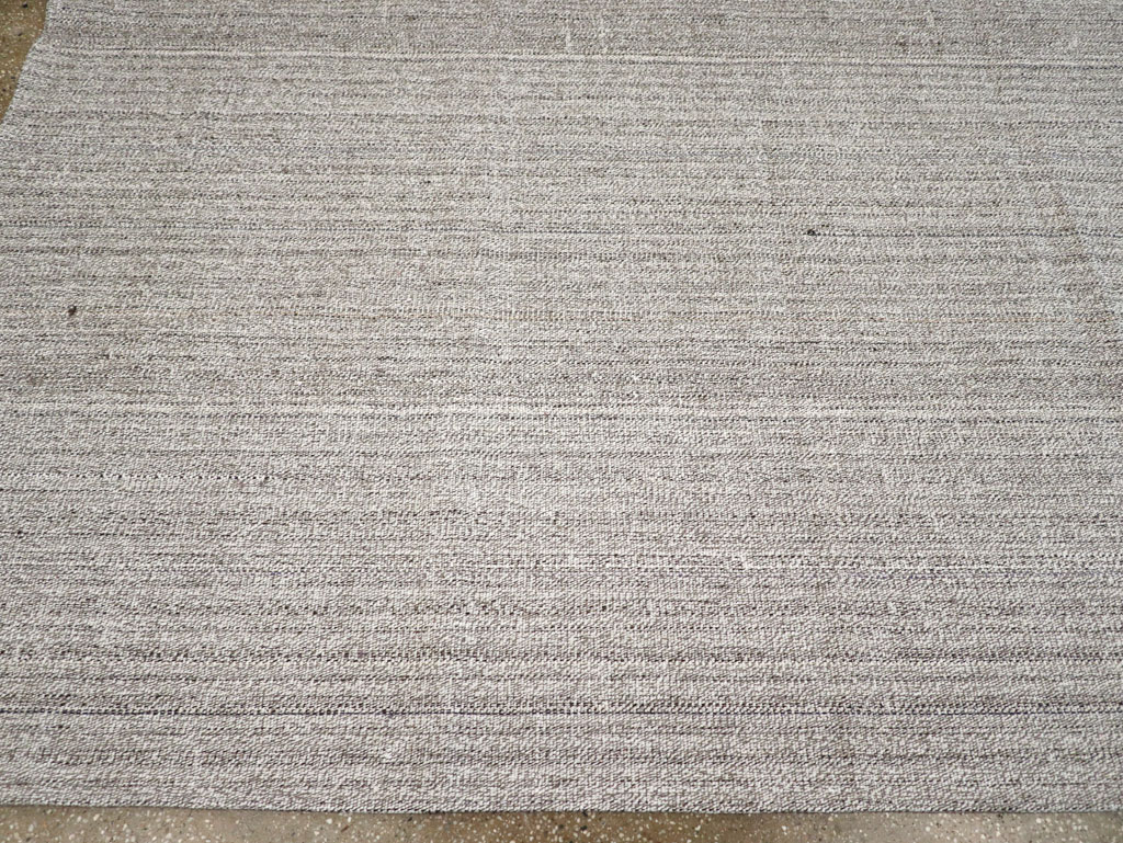 Vintage Turkish Flatweave Kilim Room Size Carpet, No.30987 - Galerie Shabab