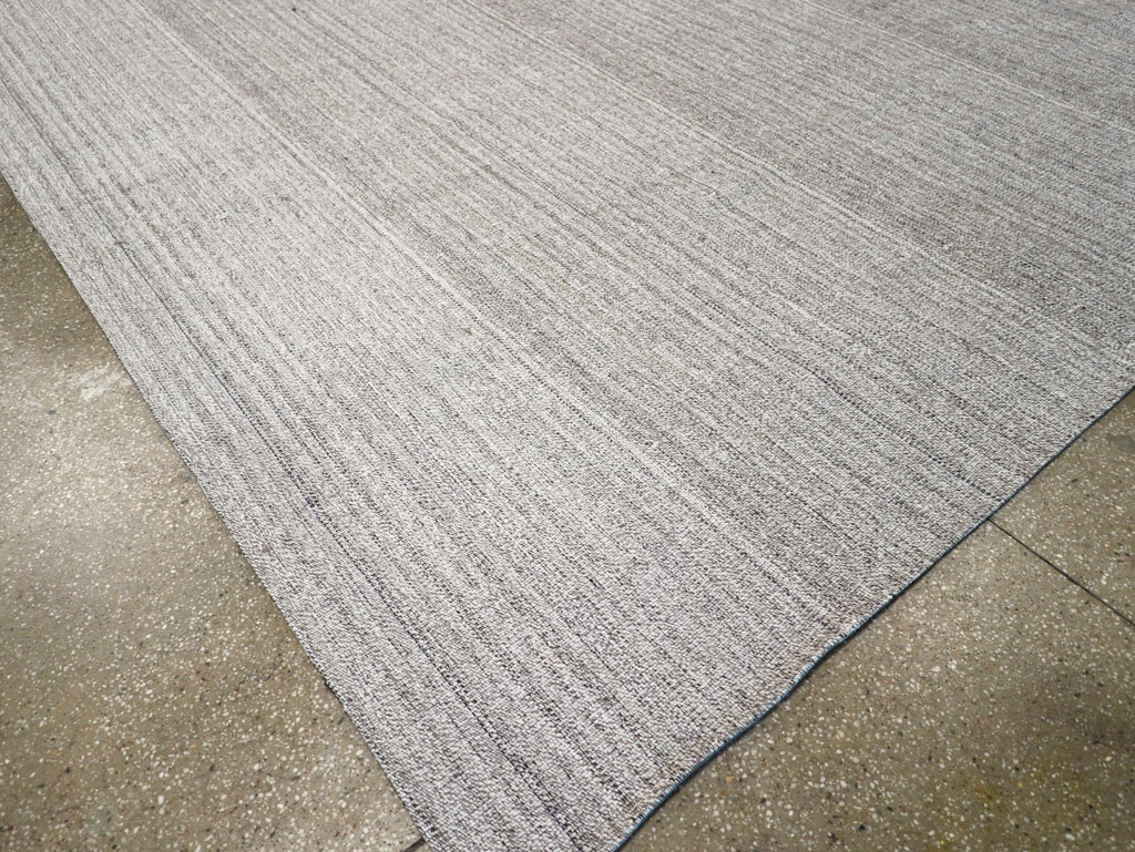 Vintage Turkish Flatweave Kilim Room Size Carpet, No.30987 - Galerie Shabab