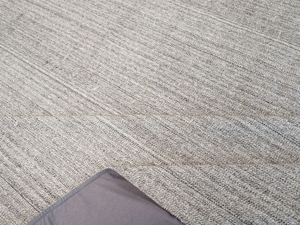 Vintage Turkish Flatweave Kilim Room Size Carpet, No.30987 - Galerie Shabab