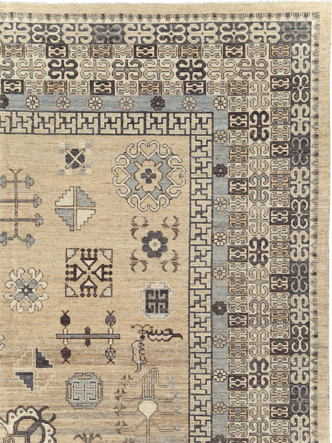 Contemporary East Turkestan Khotan Room Size Carpet, No.30997 - Galerie Shabab