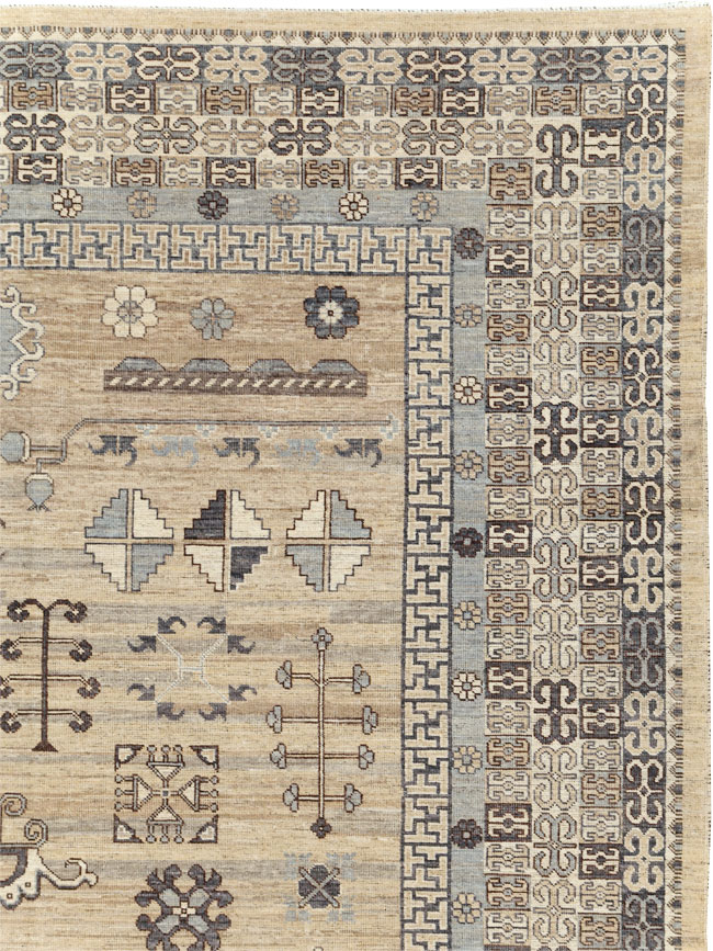 Contemporary East Turkestan Khotan Room Size Carpet, No.30997 - Galerie Shabab