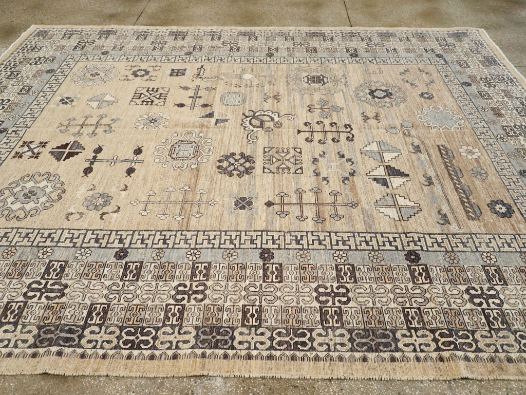 Contemporary East Turkestan Khotan Room Size Carpet, No.30997 - Galerie Shabab