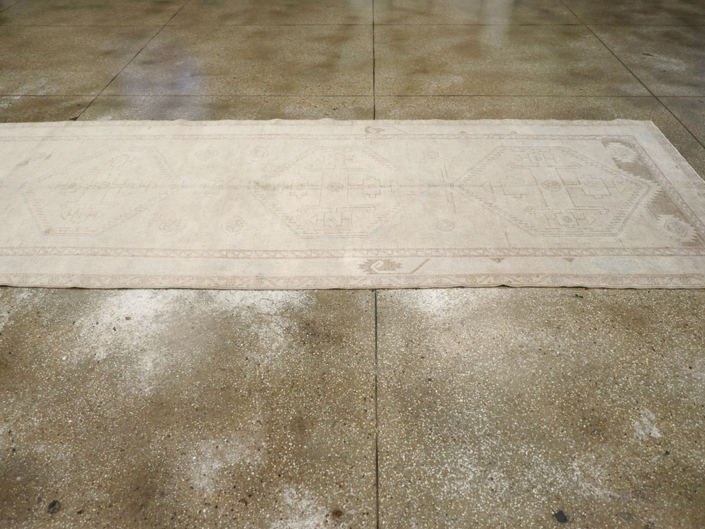 Vintage Persian Malayer Gallery Carpet, No.30999 - Galerie Shabab