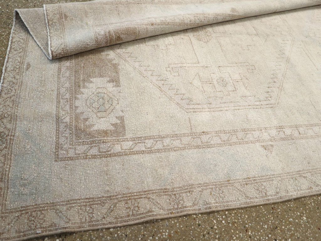 Vintage Persian Malayer Gallery Carpet, No.30999 - Galerie Shabab