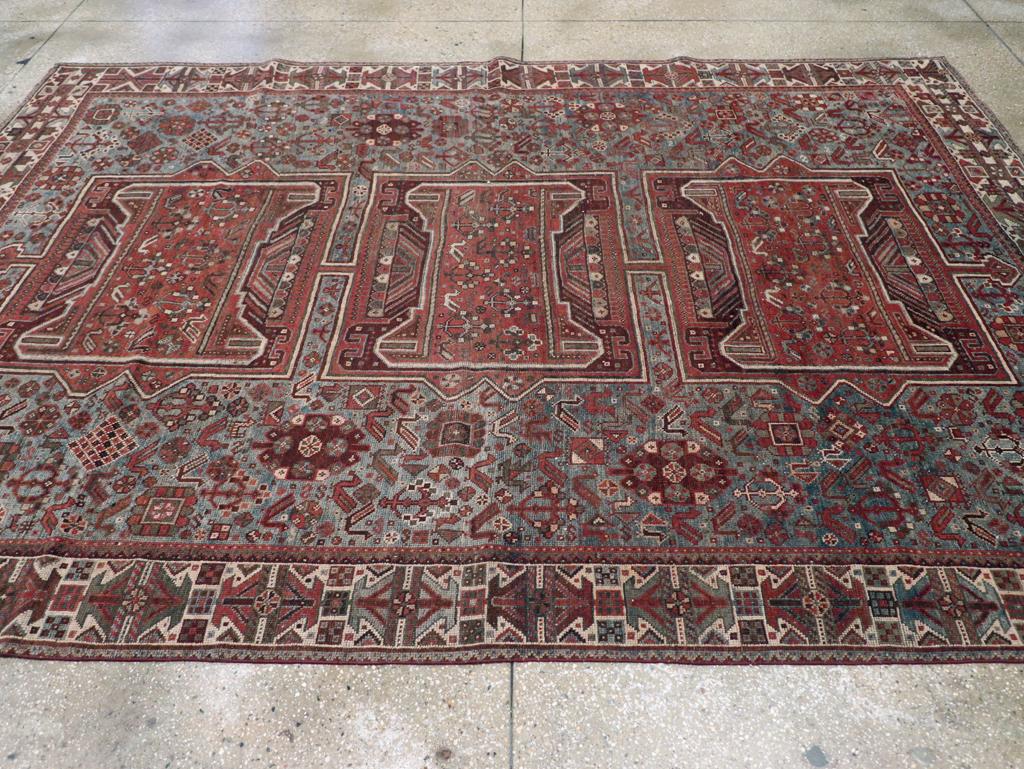 Antique Persian Shiraz Rug, No.31003 - Galerie Shabab
