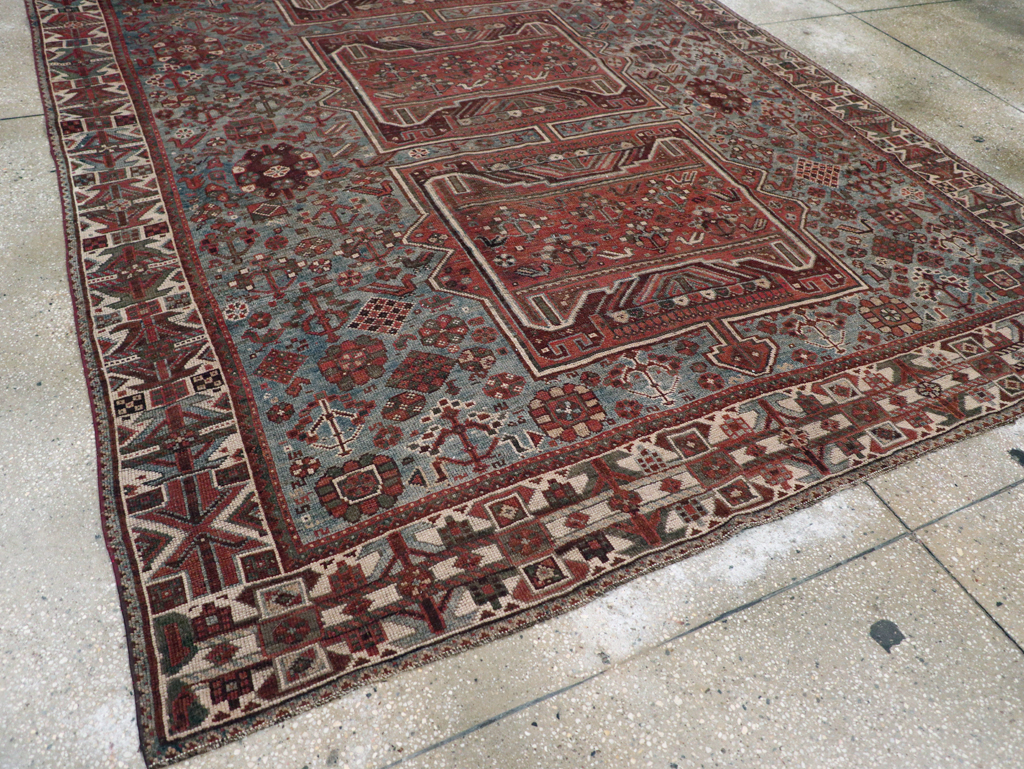 Antique Persian Shiraz Rug, No.31003 - Galerie Shabab