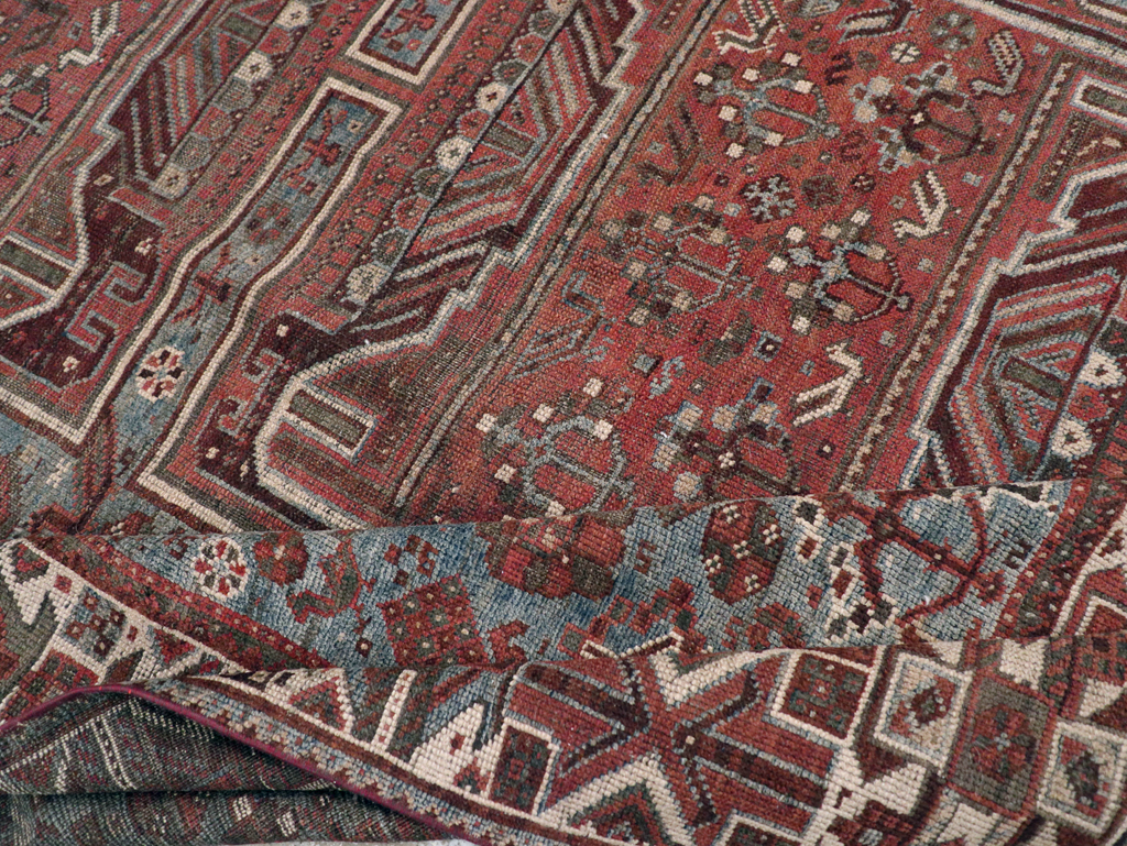 Antique Persian Shiraz Rug, No.31003 - Galerie Shabab