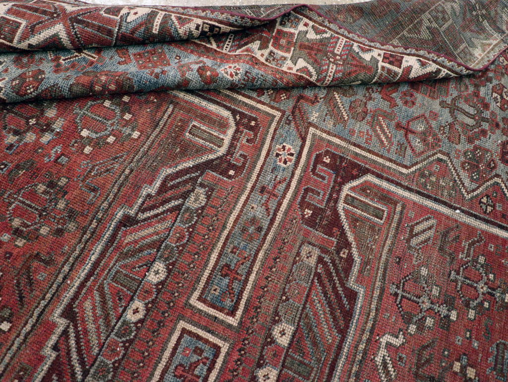 Antique Persian Shiraz Rug, No.31003 - Galerie Shabab