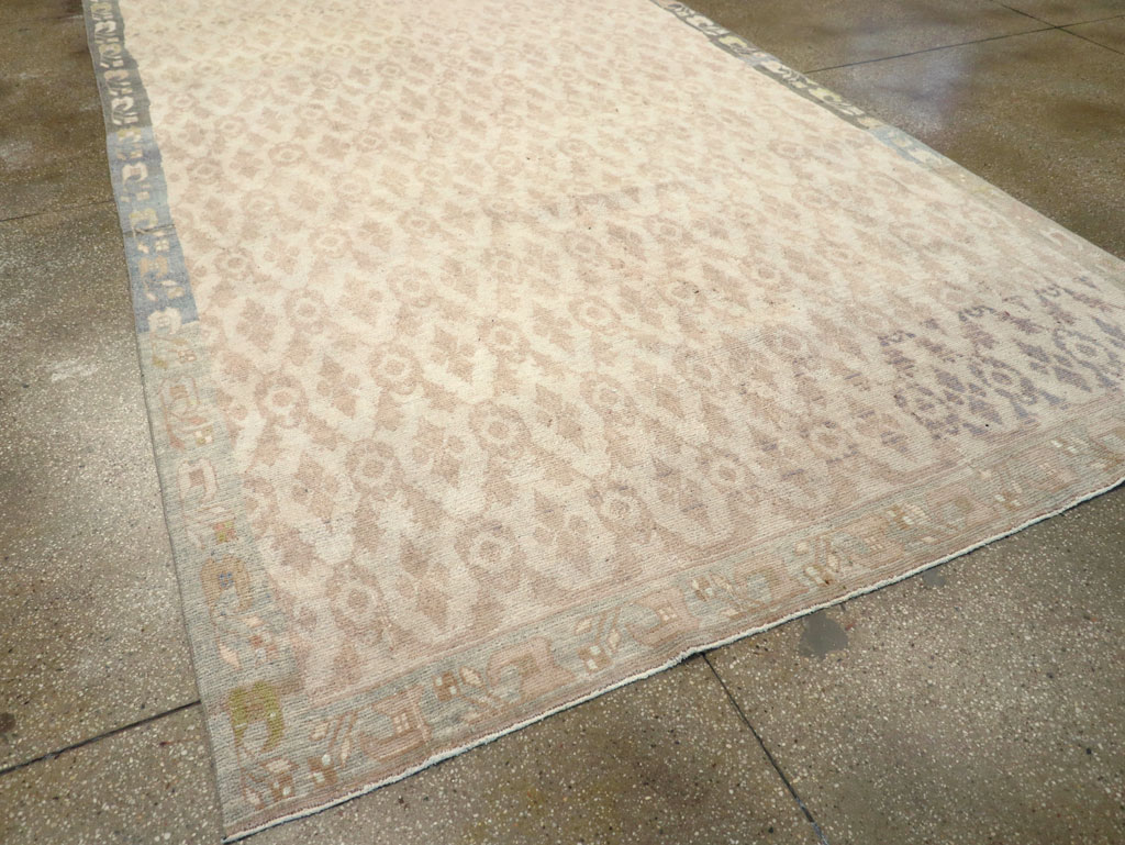 Vintage Anatolian Gallery Carpet, No.31005 - Galerie Shabab