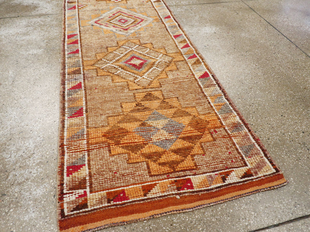 Vintage Turkish Anatolian Runner, No.31009 - Galerie Shabab