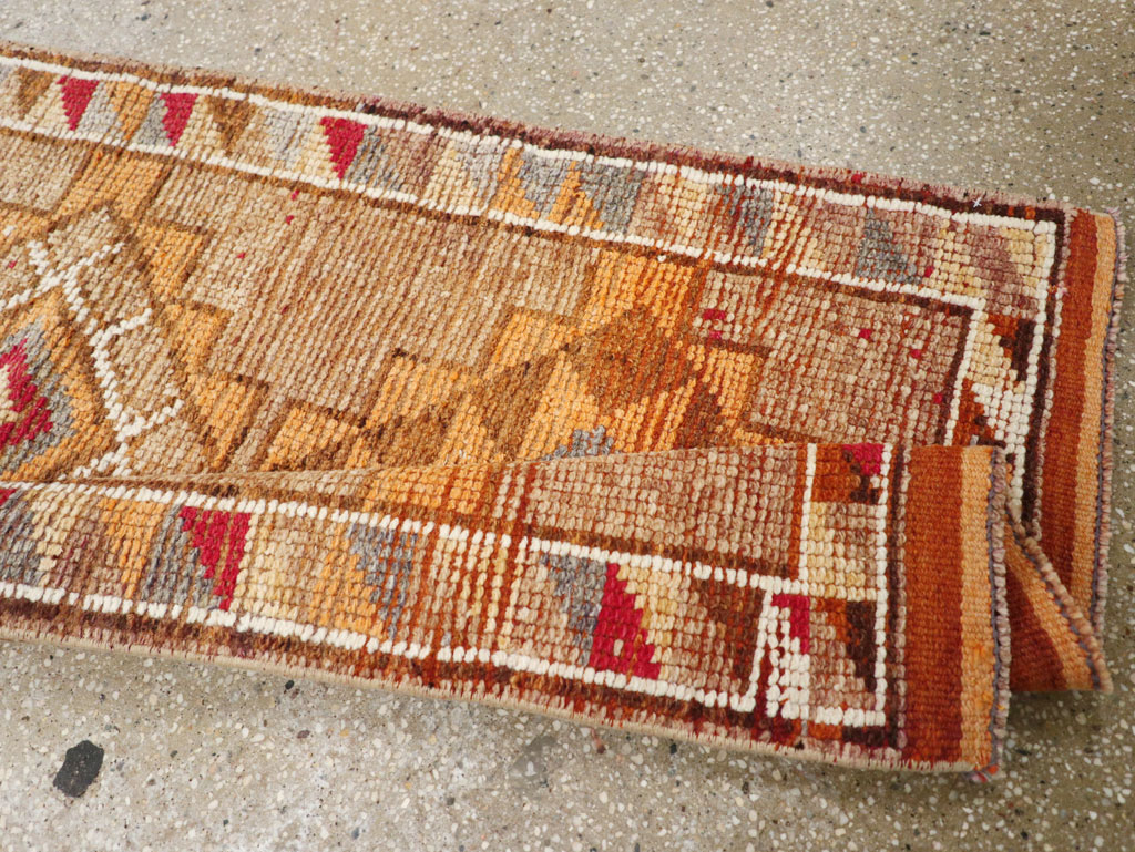 Vintage Turkish Anatolian Runner, No.31009 - Galerie Shabab