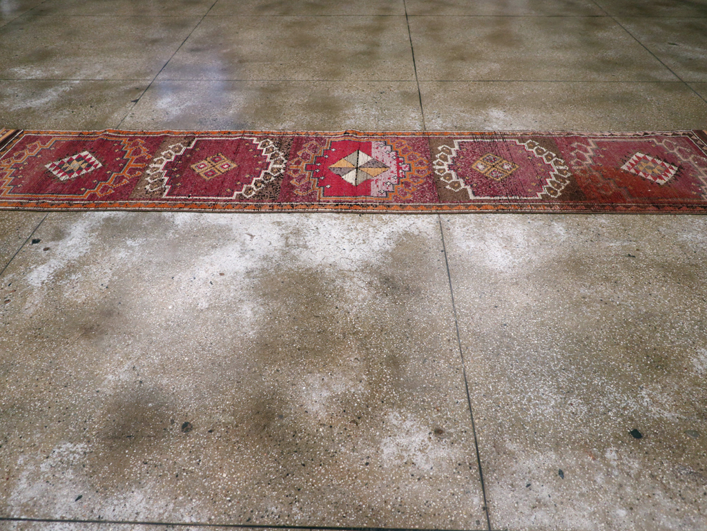 Vintage Turkish Anatolian Runner, No.31010 - Galerie Shabab