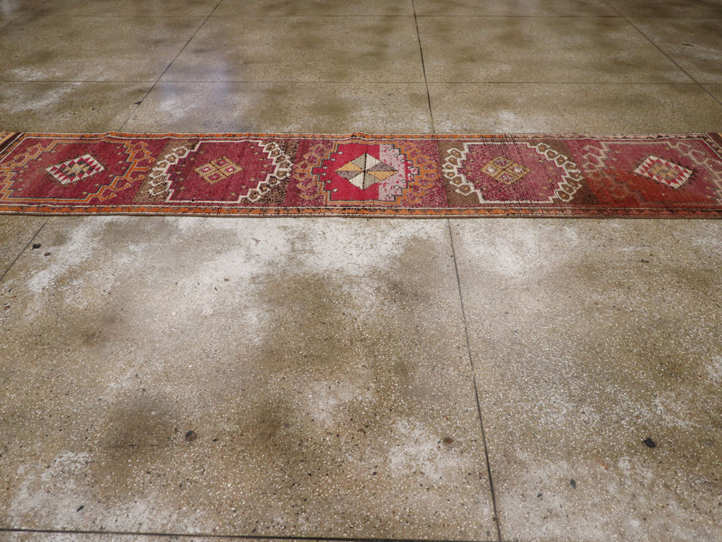 Vintage Turkish Anatolian Runner, No.31010 - Galerie Shabab