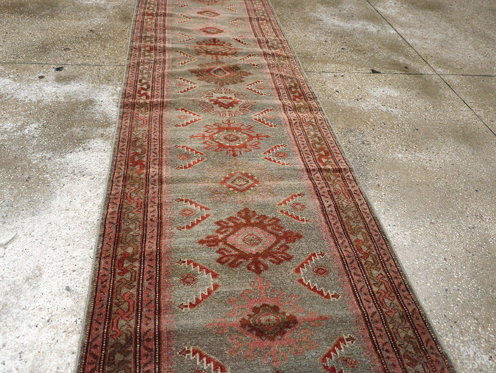 Vintage Persian Malayer Runner, No.31024 - Galerie Shabab