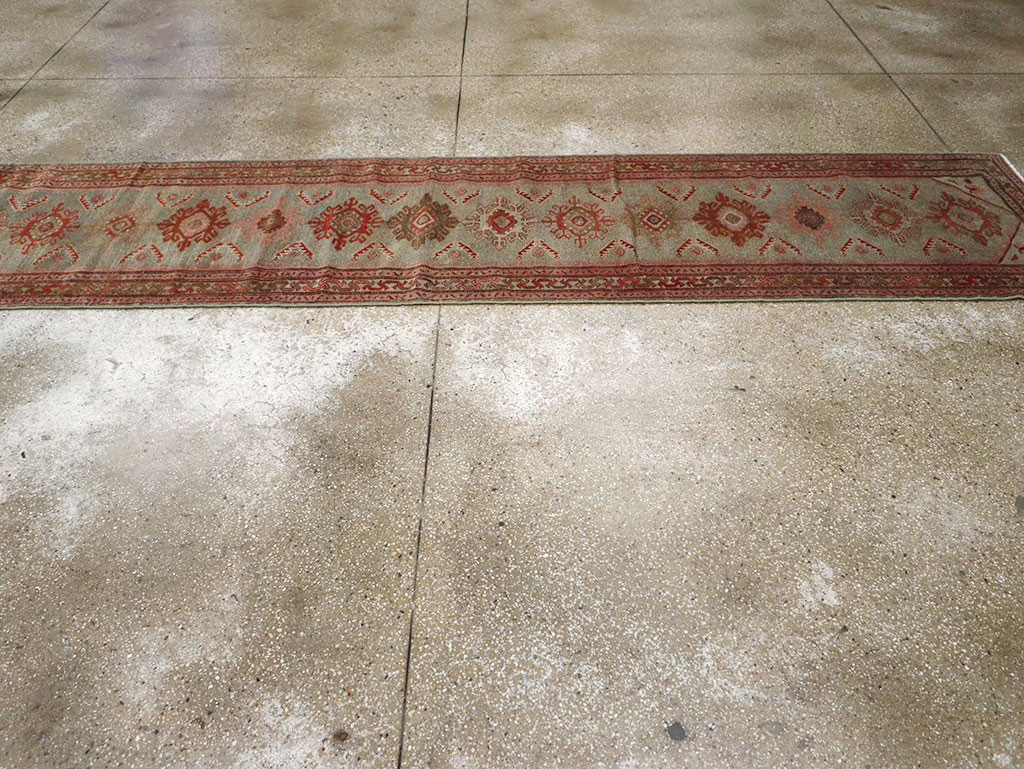 Vintage Persian Malayer Runner, No.31024 - Galerie Shabab