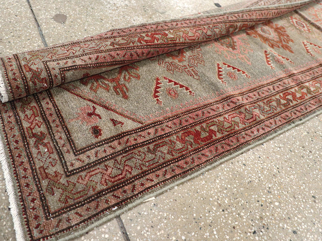 Vintage Persian Malayer Runner, No.31024 - Galerie Shabab