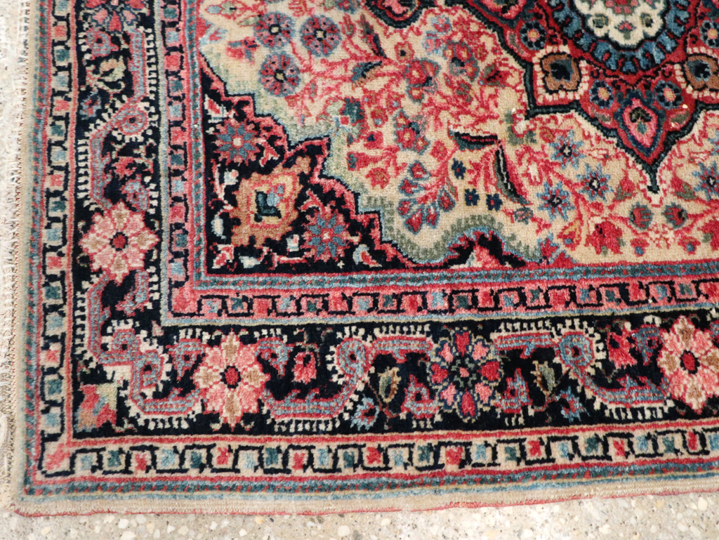 Vintage Persian Sarouk Throw Rug, No.31025 - Galerie Shabab