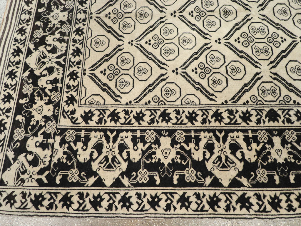 Vintage Turkish Anatolian Accent Rug, No.31028 - Galerie Shabab
