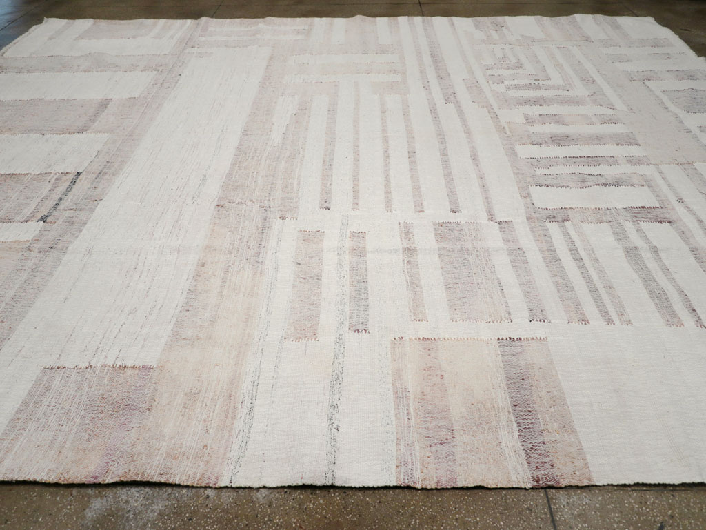 Vintage Turkish Flatweave Kilim Large Room Size Carpet, No.31032 - Galerie Shabab