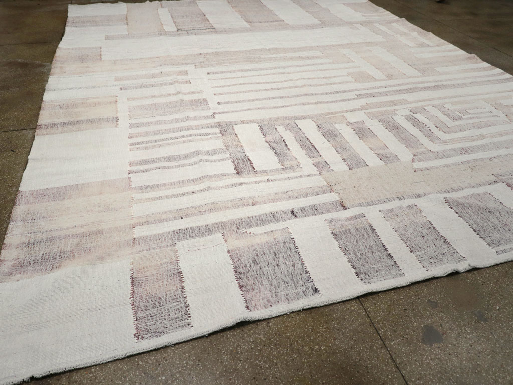 Vintage Turkish Flatweave Kilim Large Room Size Carpet, No.31032 - Galerie Shabab