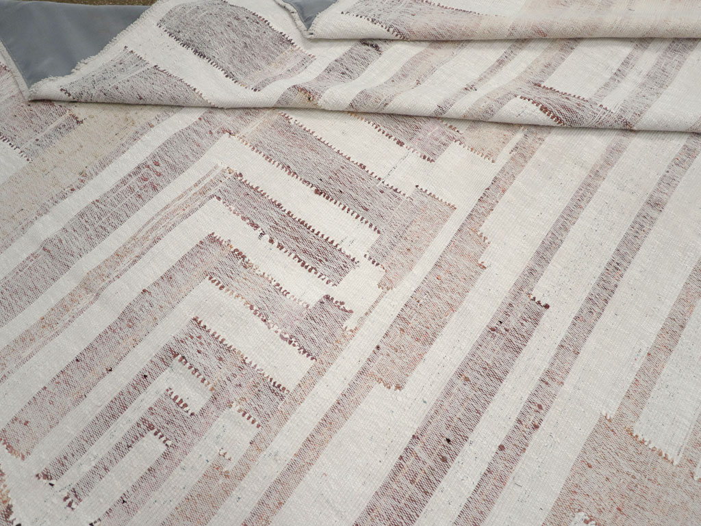 Vintage Turkish Flatweave Kilim Large Room Size Carpet, No.31032 - Galerie Shabab