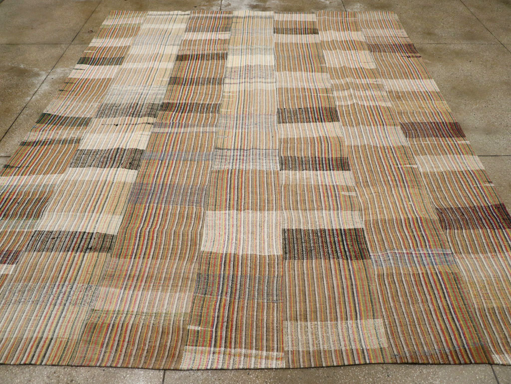 Vintage Turkish Flatweave Kilim Room Size Carpet, No.31044 - Galerie Shabab