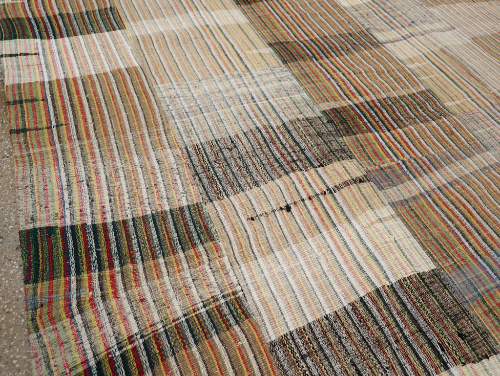 Vintage Turkish Flatweave Kilim Room Size Carpet, No.31044 - Galerie Shabab