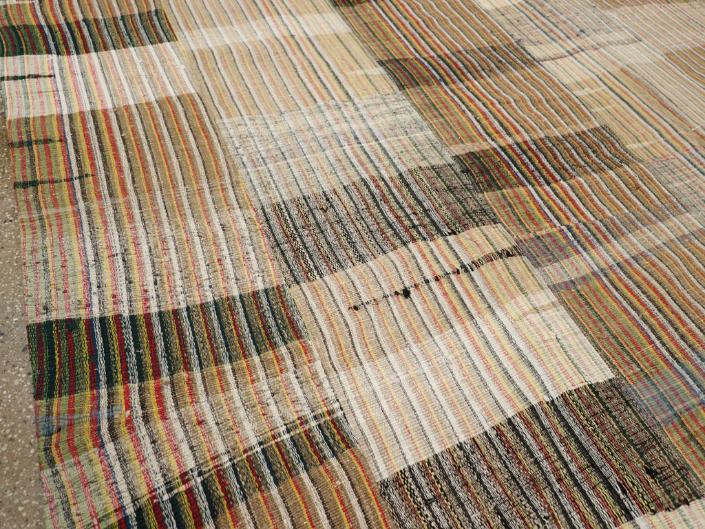 Vintage Turkish Flatweave Kilim Room Size Carpet, No.31044 - Galerie Shabab