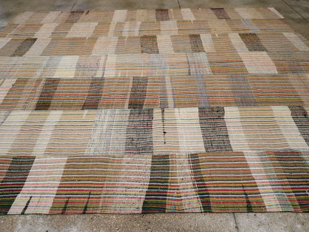 Vintage Turkish Flatweave Kilim Room Size Carpet, No.31044 - Galerie Shabab