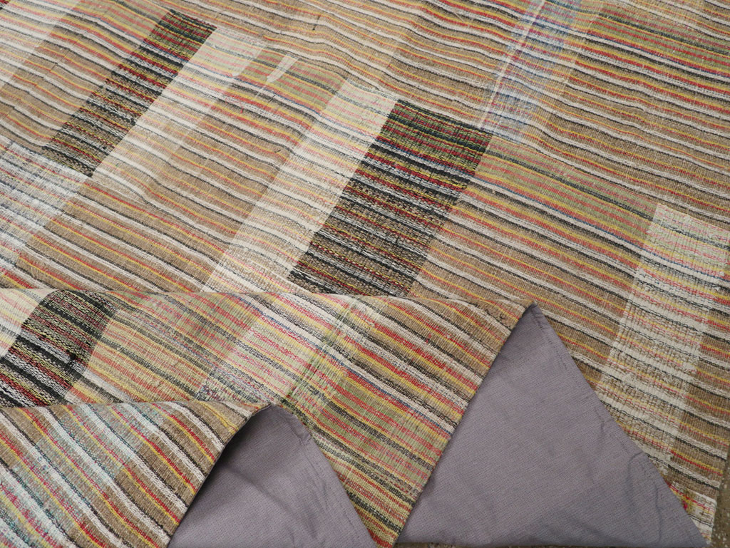 Vintage Turkish Flatweave Kilim Room Size Carpet, No.31044 - Galerie Shabab