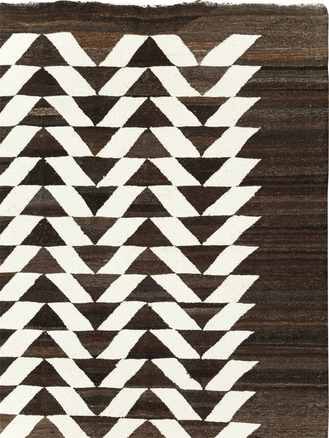 Contemporary Turkish Flatweave Kilim Room Size Carpet, No.31045 - Galerie Shabab