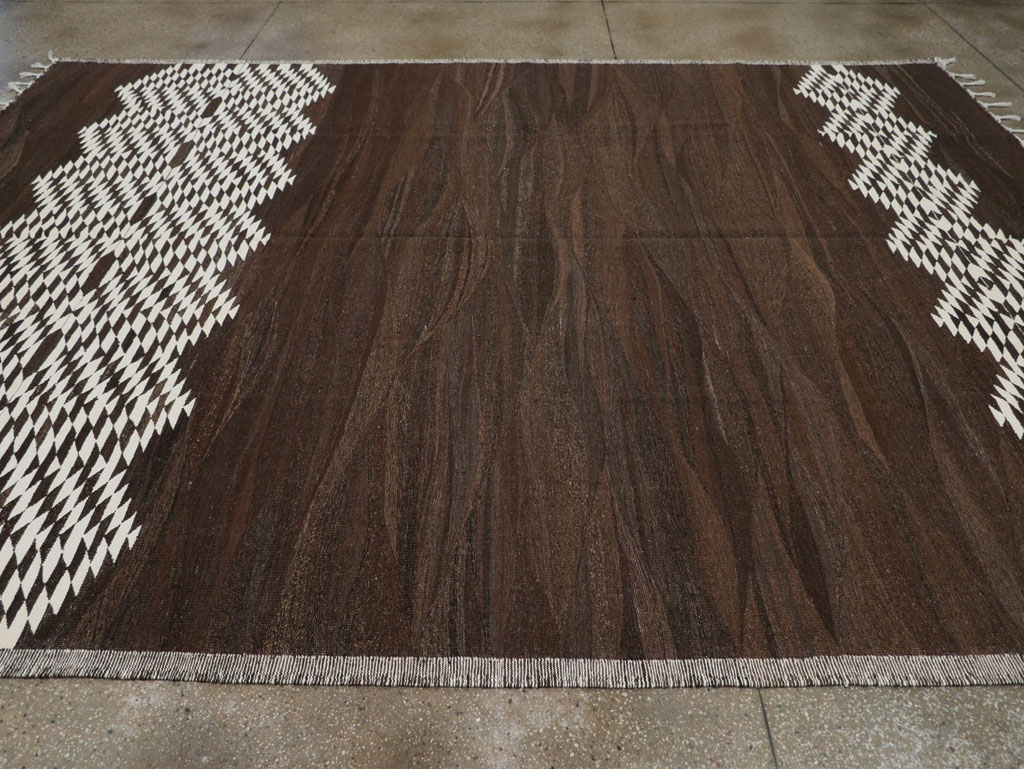 Contemporary Turkish Flatweave Kilim Room Size Carpet, No.31046 - Galerie Shabab