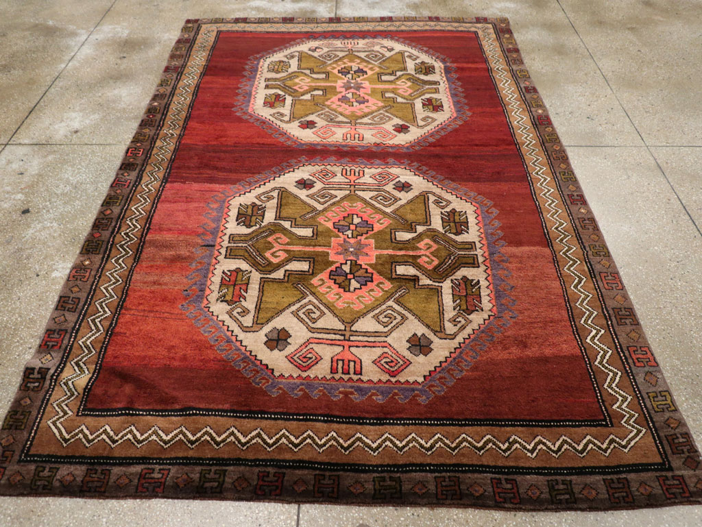 Vintage Turkish Anatolian Accent Rug, No.31047 - Galerie Shabab
