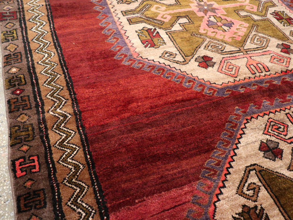 Vintage Turkish Anatolian Accent Rug, No.31047 - Galerie Shabab