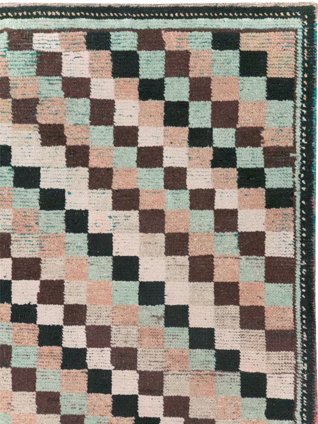 Vintage Turkish Anatolian Accent Carpet, No.31048 - Galerie Shabab