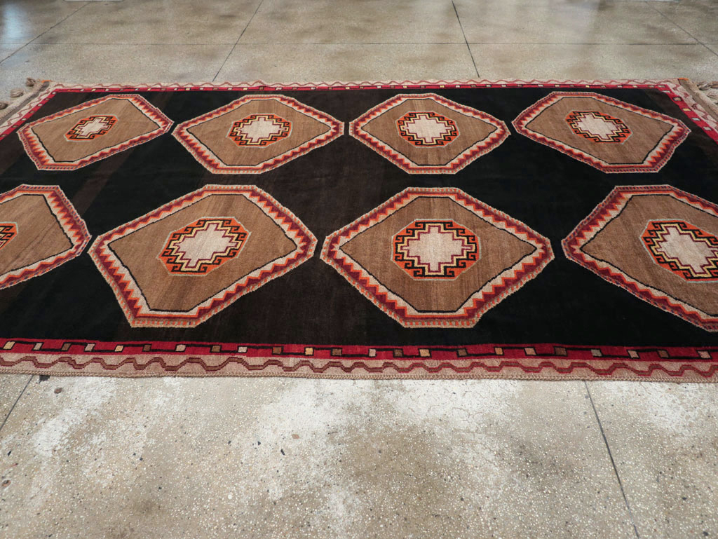 Vintage Turkish Anatolian Gallery Carpet, No.31054 - Galerie Shabab