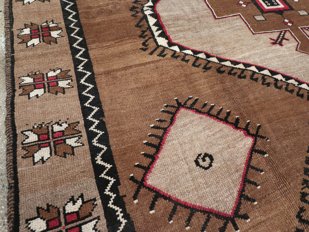 Vintage Turkish Anatolian Tribal Room Size Carpet, No.31055 - Galerie Shabab