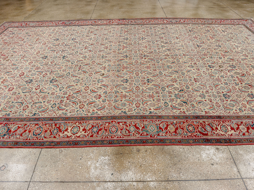 Antique Persian Heriz Large Carpet, No.31057 - Galerie Shabab