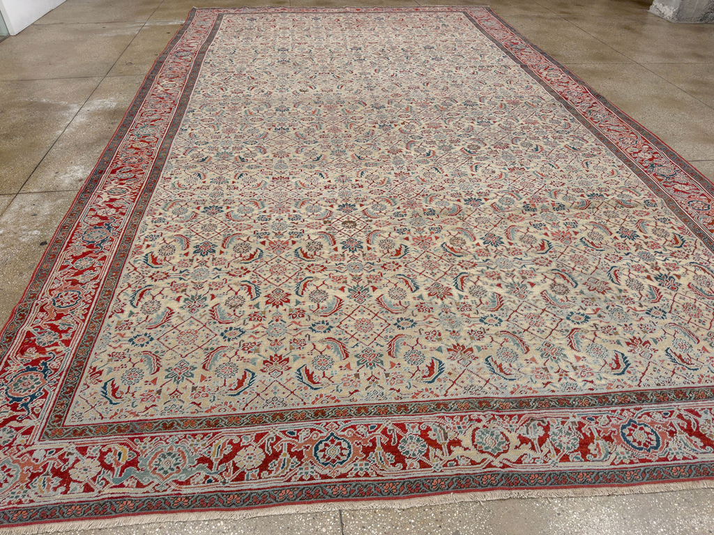 Antique Persian Heriz Large Carpet, No.31057 - Galerie Shabab