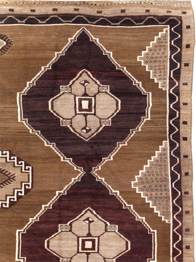 Vintage Turkish Anatolian Room Size Carpet, No.31062 - Galerie Shabab