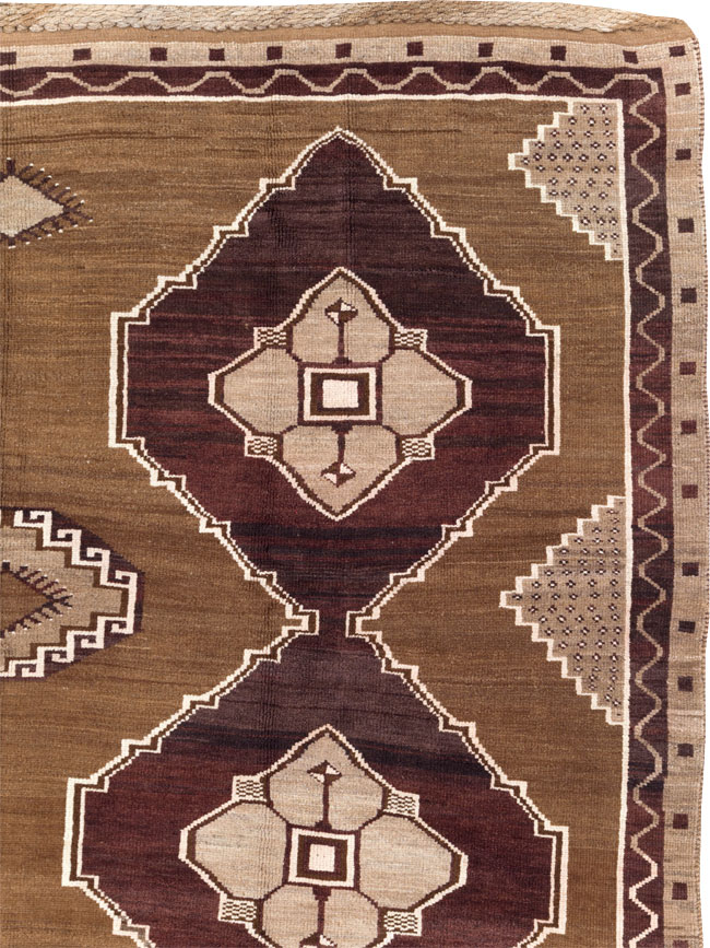 Vintage Turkish Anatolian Room Size Carpet, No.31062 - Galerie Shabab