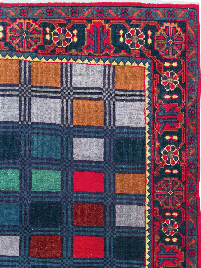 Vintage Persian Veece Throw Rug, No.31065 - Galerie Shabab