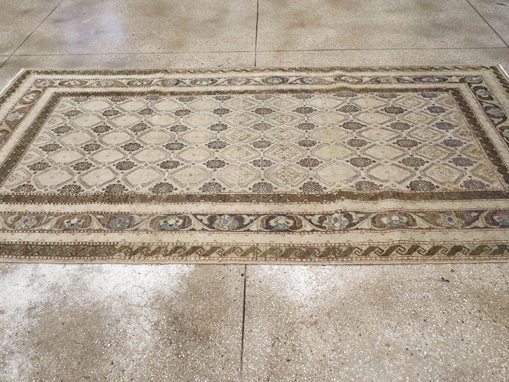 Vintage Persian Mahal Gallery Rug, No.31070 - Galerie Shabab