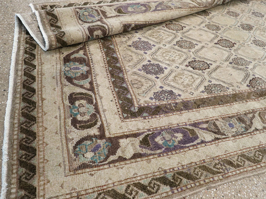 Vintage Persian Mahal Gallery Rug, No.31070 - Galerie Shabab