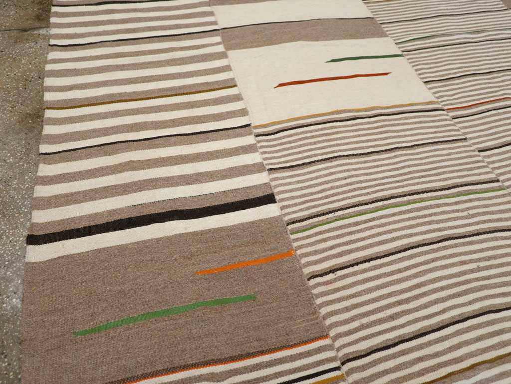 Contemporary Turkish Flatweave Kilim Small Room Size Carpet, No.31071 - Galerie Shabab