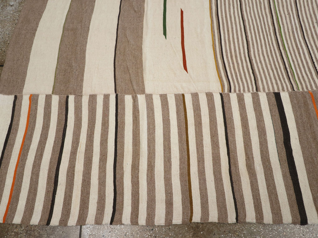 Contemporary Turkish Flatweave Kilim Small Room Size Carpet, No.31071 - Galerie Shabab