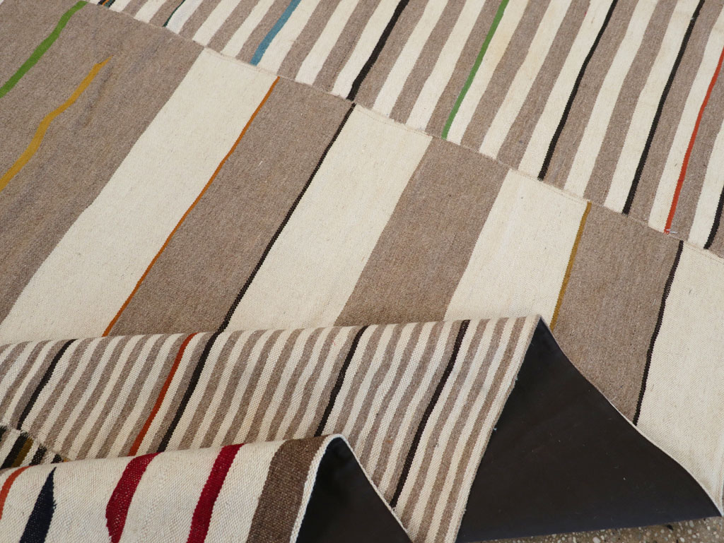 Contemporary Turkish Flatweave Kilim Small Room Size Carpet, No.31071 - Galerie Shabab