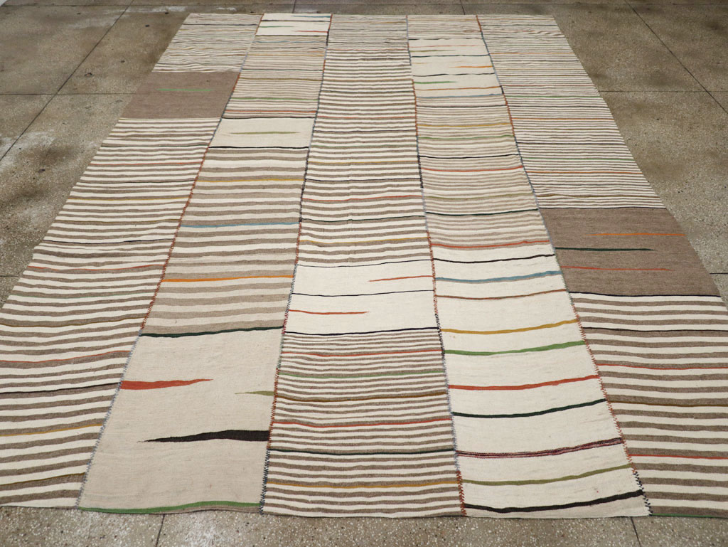 Contemporary Turkish Flatweave Kilim Room Size Carpet, No.31072 - Galerie Shabab